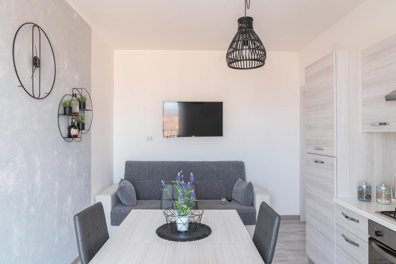 Almi - Guest Apartment Porto Torres Exterior photo