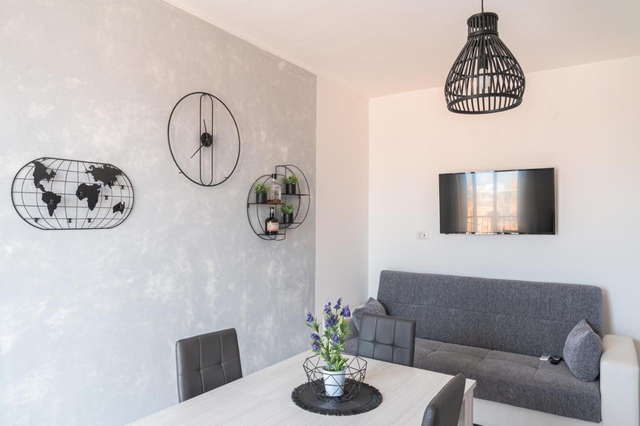 Almi - Guest Apartment Porto Torres Exterior photo